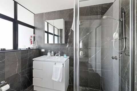 Darling Harbour Penthouse Views+Jacuzzi - Accommodation Redcliffe 7