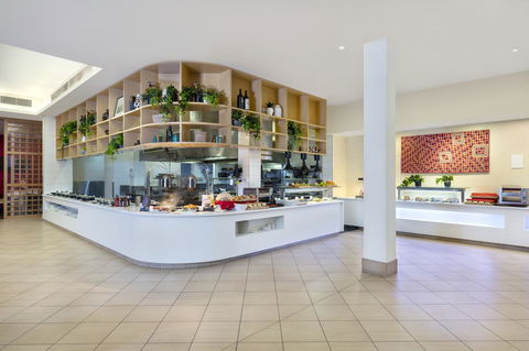 Crowne Plaza Alice Springs Lasseters, An IHG Hotel - Accommodation Redcliffe 1