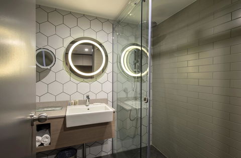 Crowne Plaza Alice Springs Lasseters, An IHG Hotel - Accommodation Redcliffe 29