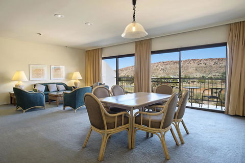 DoubleTree By Hilton Alice Springs - Accommodation Redcliffe 11