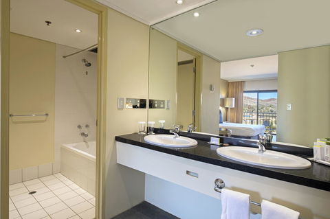 DoubleTree By Hilton Alice Springs - Accommodation Redcliffe 36