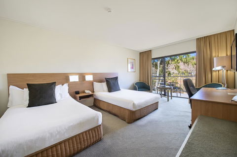 DoubleTree By Hilton Alice Springs - Accommodation Redcliffe 42