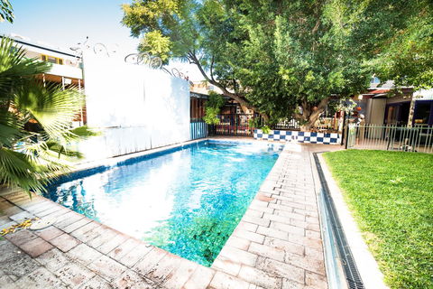 Jump Inn Alice Budget Accommodation - Accommodation Redcliffe 1