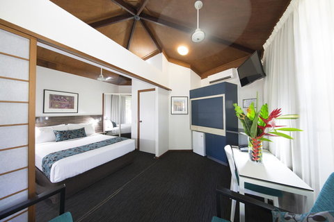 Palms City Resort - Accommodation Redcliffe 40