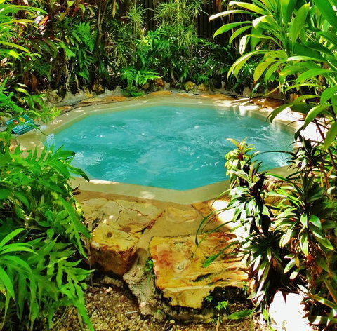 Palms City Resort - Accommodation Redcliffe 9