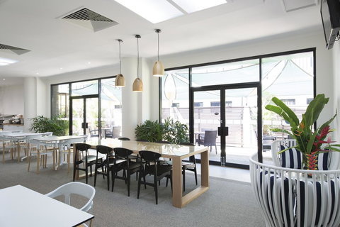 Palms City Resort - Accommodation Redcliffe 3