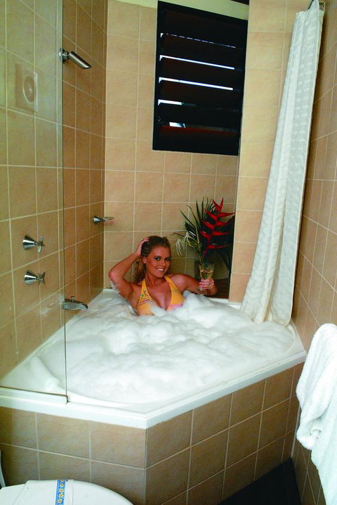 Palms City Resort - Accommodation Redcliffe 19