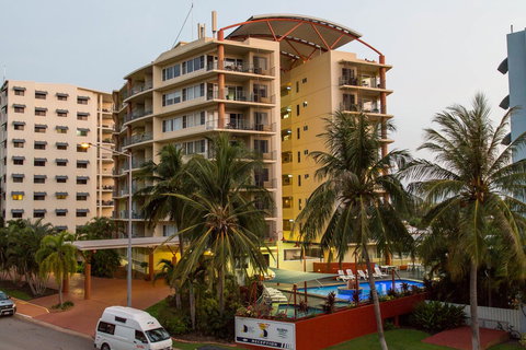 Cullen Bay Resorts - Accommodation Redcliffe 0