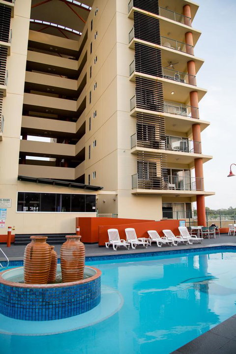 Cullen Bay Resorts - Accommodation Redcliffe 9