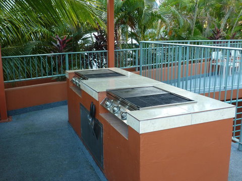 Cullen Bay Resorts - Accommodation Redcliffe 17