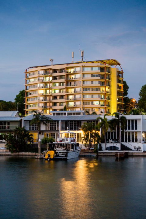 Cullen Bay Resorts - Accommodation Redcliffe 14