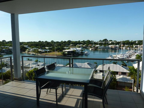Cullen Bay Resorts - Accommodation Redcliffe 20