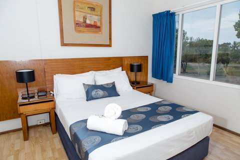 Cullen Bay Resorts - Accommodation Redcliffe 1