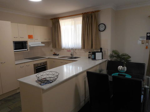 Beaches Serviced Apartments - Accommodation Redcliffe 26