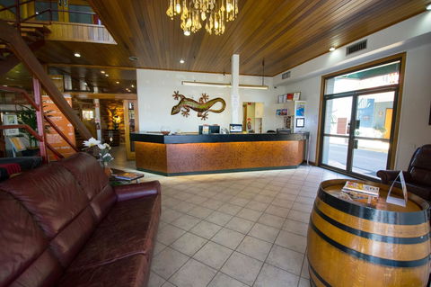 Elkira Court Motel - Accommodation Redcliffe 9