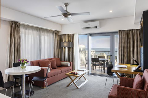 Oaks Darwin Elan Hotel - Accommodation Redcliffe 16