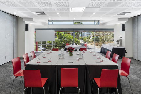 Oaks Darwin Elan Hotel - Accommodation Redcliffe 25