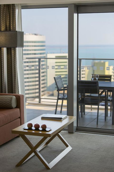 Oaks Darwin Elan Hotel - Accommodation Redcliffe 14