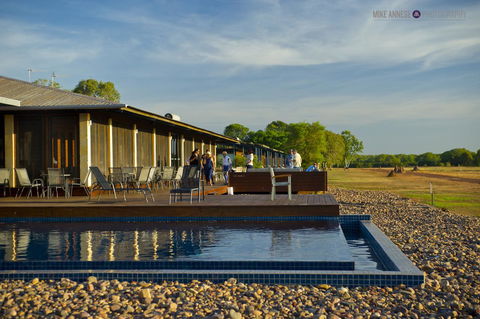 Wildman Wilderness Lodge - Accommodation Redcliffe 2