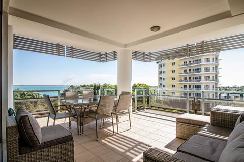 ZEN BY THE WATER - Esplanade Darwin Retreat - Accommodation Redcliffe 3