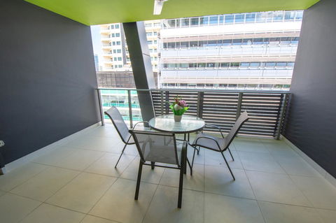 Magnum Serviced Apartments - Accommodation Redcliffe 13