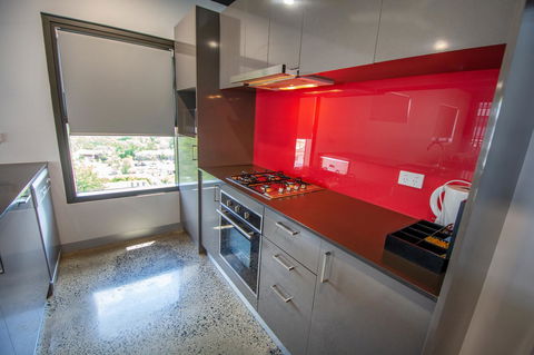 Magnum Serviced Apartments - Accommodation Redcliffe 7