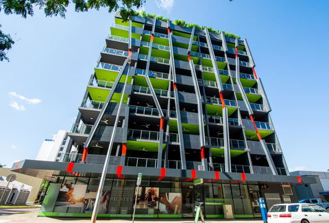 Magnum Serviced Apartments - Accommodation Redcliffe 31