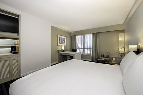 DoubleTree By Hilton Esplanade Darwin - Accommodation Redcliffe 12