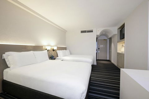 DoubleTree By Hilton Esplanade Darwin - Accommodation Redcliffe 17