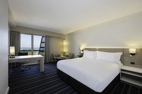 DoubleTree By Hilton Esplanade Darwin - Accommodation Redcliffe 13