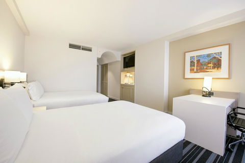 DoubleTree By Hilton Esplanade Darwin - Accommodation Redcliffe 16