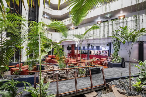 Novotel Darwin CBD - Accommodation Redcliffe 2