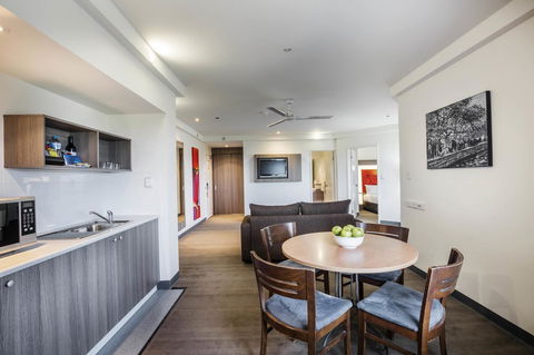 Novotel Darwin CBD - Accommodation Redcliffe 7