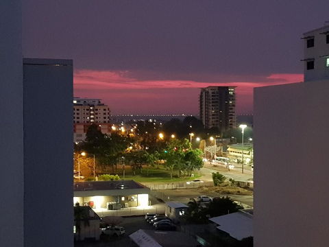 Darwin-Ocean Views, Tropical Getaway, Pool & Aircon - Accommodation Redcliffe 19