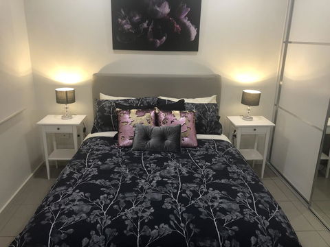 Darwin-Ocean Views, Tropical Getaway, Pool & Aircon - Accommodation Redcliffe 1