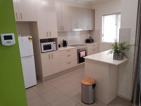 Darwin-Ocean Views, Tropical Getaway, Pool & Aircon - Accommodation Redcliffe 8