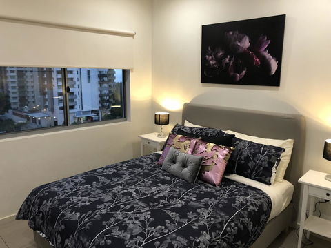 Darwin-Ocean Views, Tropical Getaway, Pool & Aircon - Accommodation Redcliffe 0