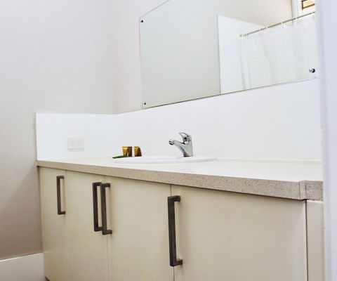 Erldunda Desert Oaks Resort - Accommodation Redcliffe 11