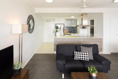 The Smith Hotel Darwin - Accommodation Redcliffe 1