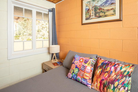 Glen Helen Lodge - Accommodation Redcliffe 13