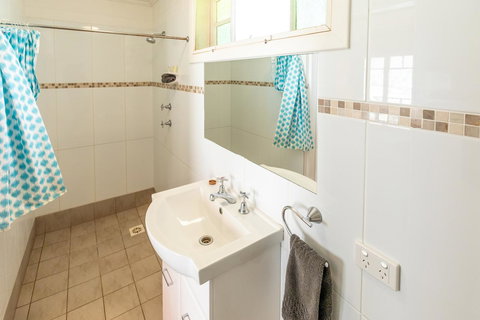 Glen Helen Lodge - Accommodation Redcliffe 27