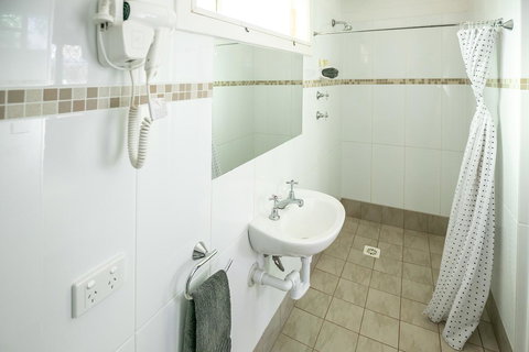 Glen Helen Lodge - Accommodation Redcliffe 14