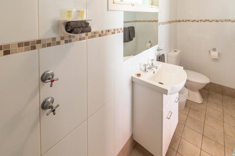 Glen Helen Lodge - Accommodation Redcliffe 22