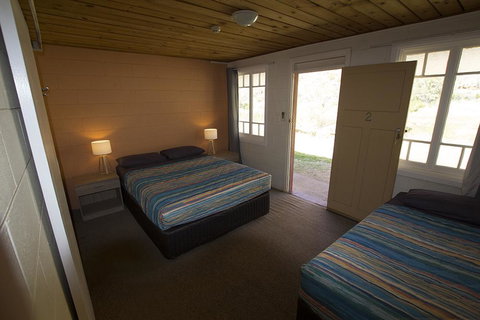 Glen Helen Lodge - Accommodation Redcliffe 12