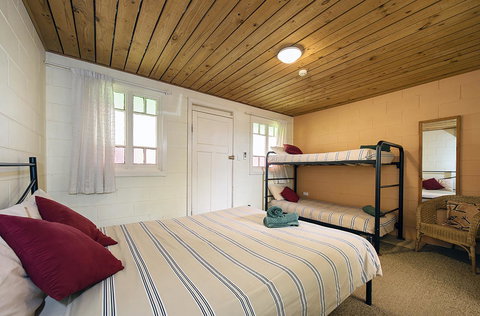 Glen Helen Lodge - Accommodation Redcliffe 11