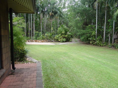 DARWIN'S SHADY ACRES RETREAT - Accommodation Redcliffe 9
