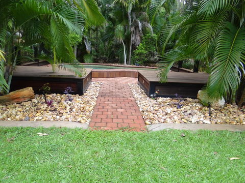 DARWIN'S SHADY ACRES RETREAT - Accommodation Redcliffe 10