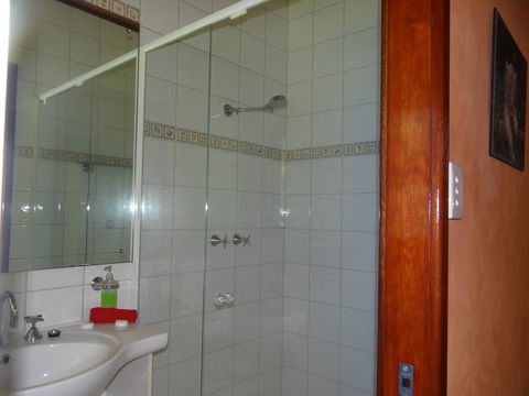 DARWIN'S SHADY ACRES RETREAT - Accommodation Redcliffe 40