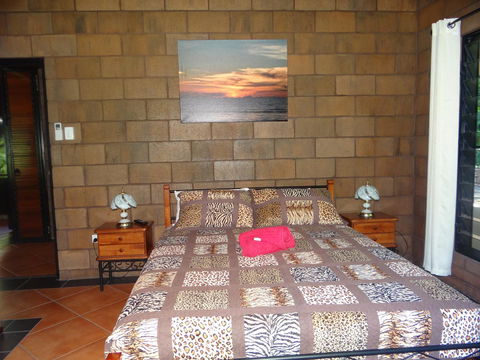 DARWIN'S SHADY ACRES RETREAT - Accommodation Redcliffe 37