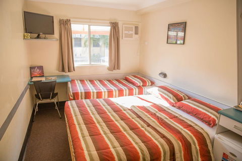 Value Inn - Accommodation Redcliffe 5